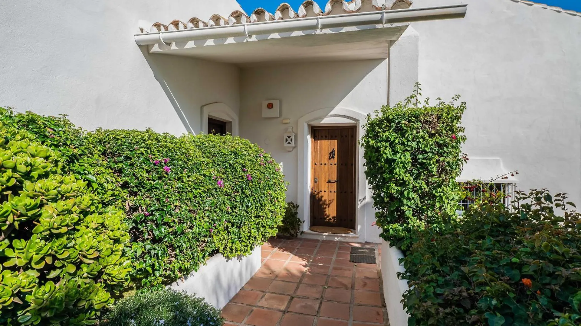 Villa In Marbella With Golf Views Spanyolország