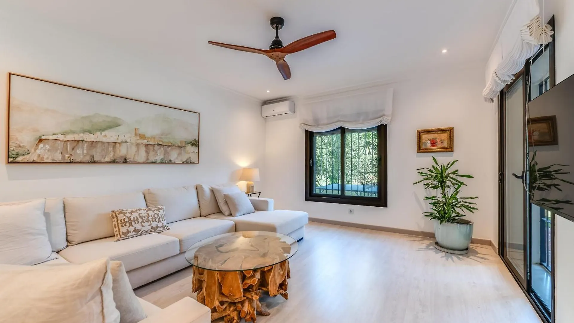 Villa In Marbella With Golf Views Spanyolország
