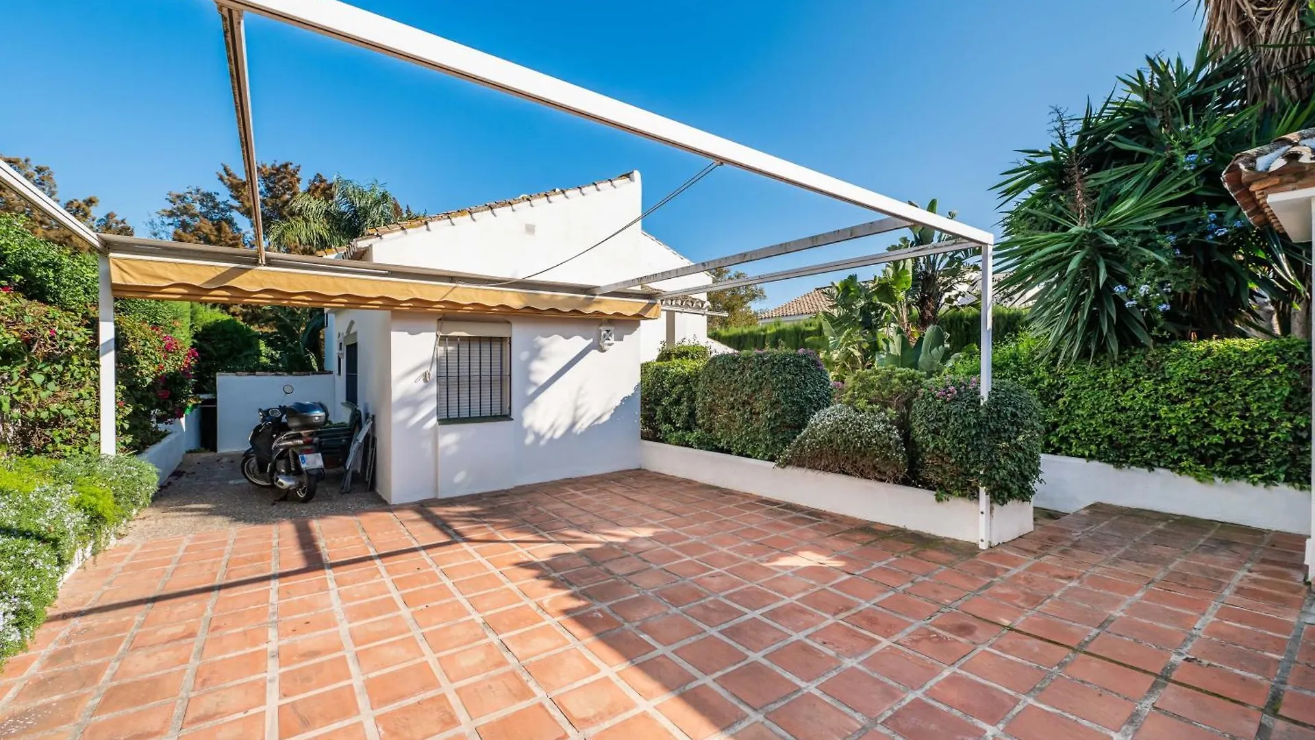 Villa In Marbella With Golf Views Spanyolország