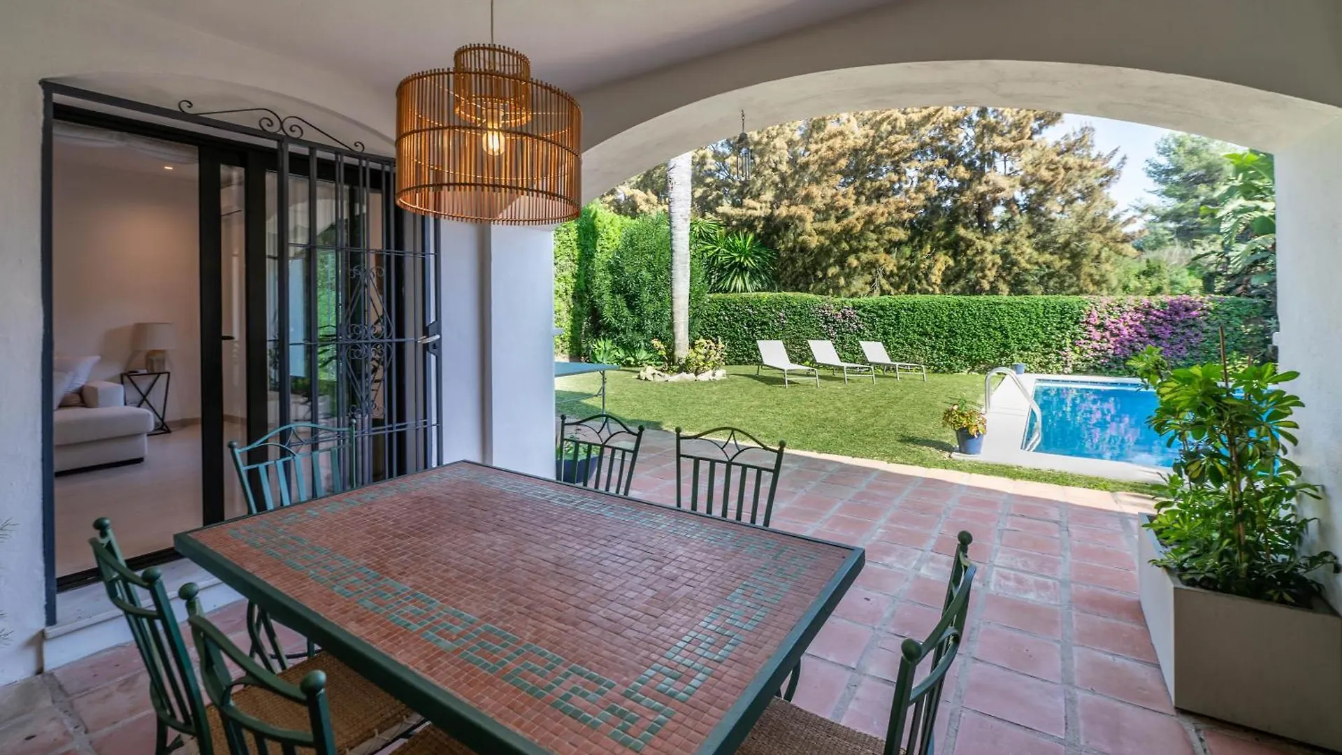 Villa In Marbella With Golf Views Spanyolország